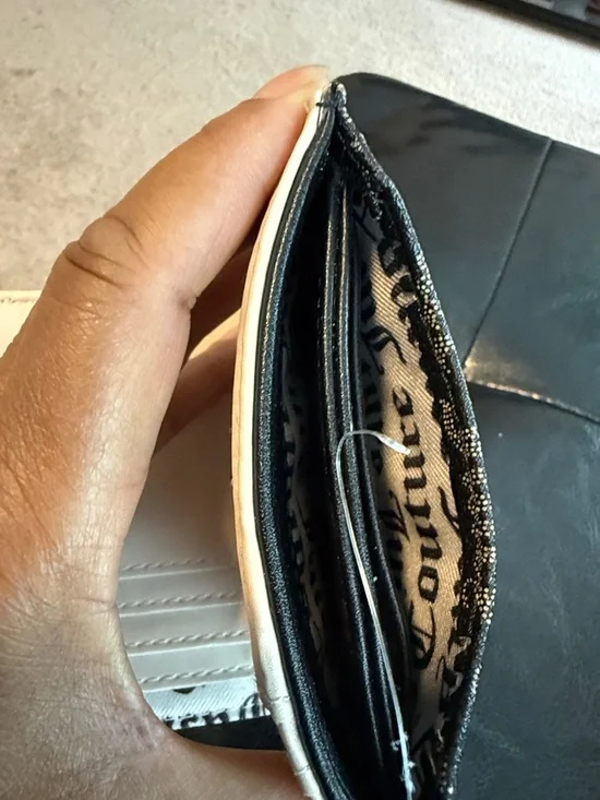 Juicy Couture Black and Gold Logo Heart Zip Card Pouch - Picture 3 of 4